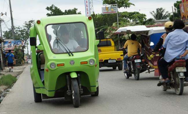 Xe Pecolo màu xanh Xe Pecolo màu xanh